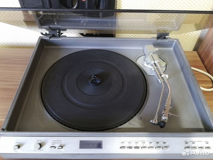 Проигрыватель Эстония 010