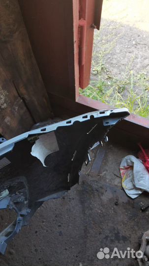 Правая часть переднего бампера (Клык) Audi Q3