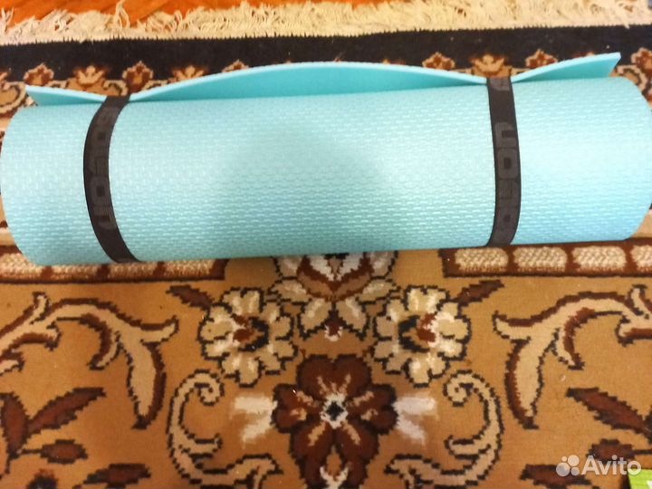 Коврик новый для йоги и фитнеса