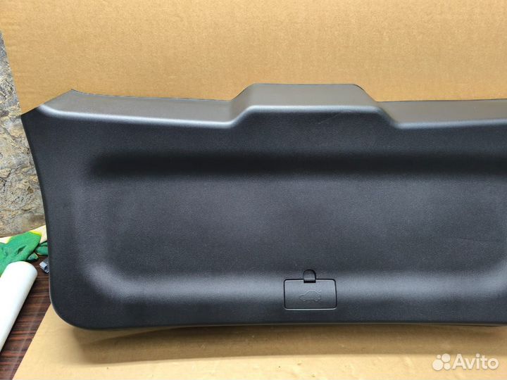 Обшивка крышки багажника Exeed VX