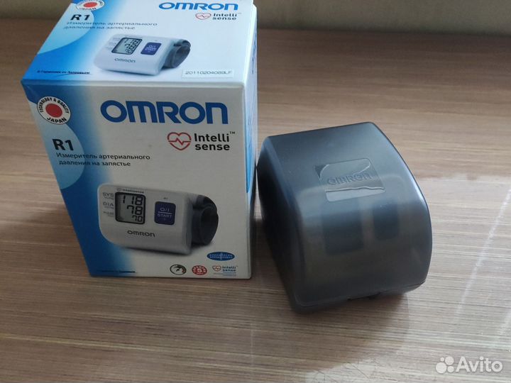 Тонометр на запястье Omron R1