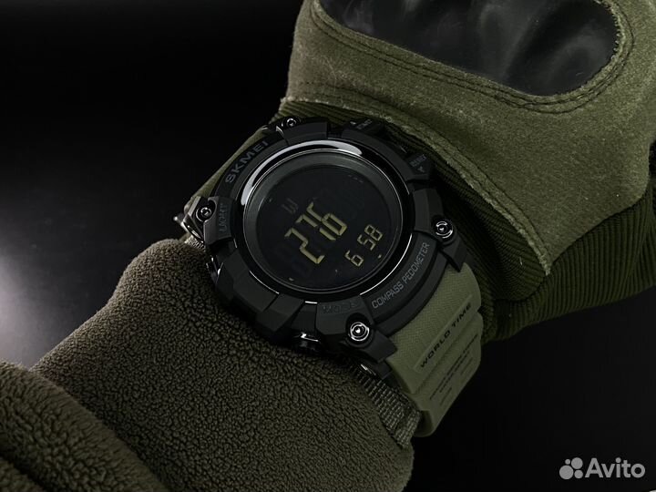 Тактические часы с компасом