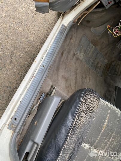 Накладки порогов внутренние Nissan Sunny B11