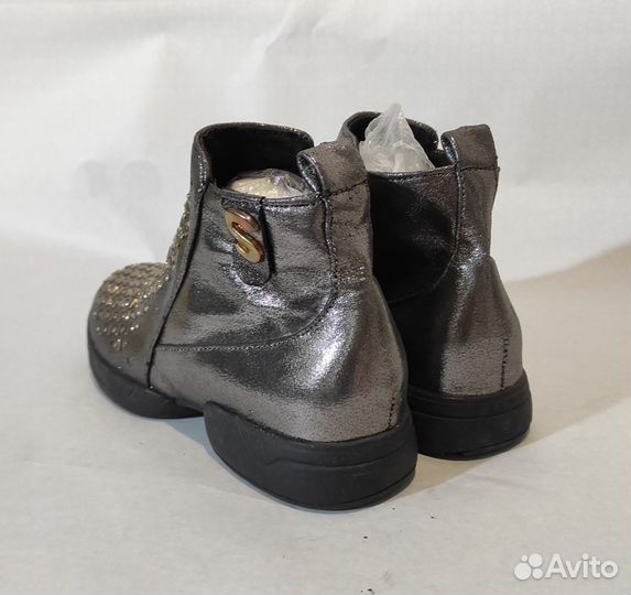 Ботинки блестящие со стразами на молнии