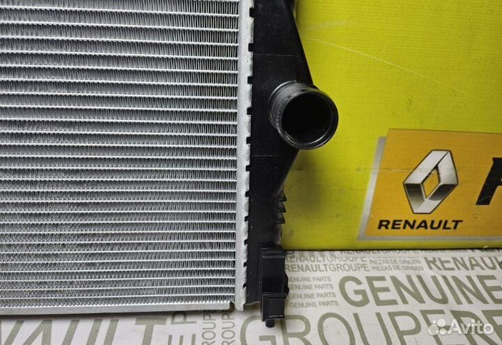 Радиатор охлаждения Renault Duster 2.0
