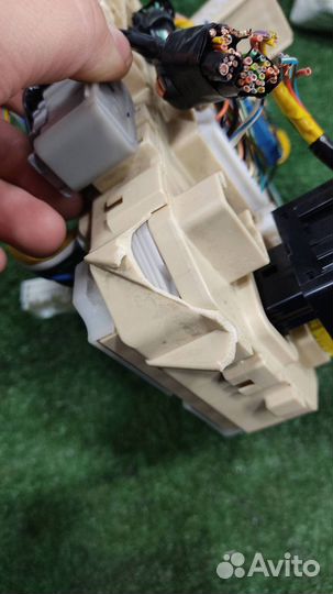 Блок предохранителей салонный Suzuki Swift 2008