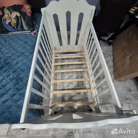 Кроватка для новорожденных