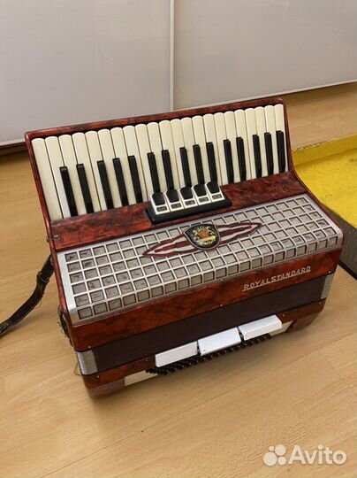 Аккордеон royal standard