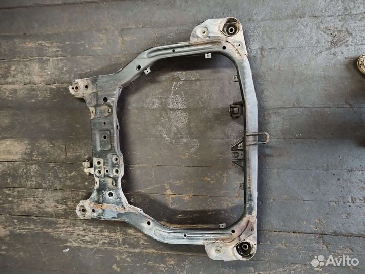 Подрамник двигателя Hyundai Elantra 4