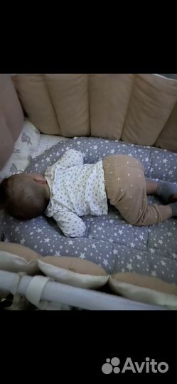 Детская кроватка с маятником + пеленальный комод