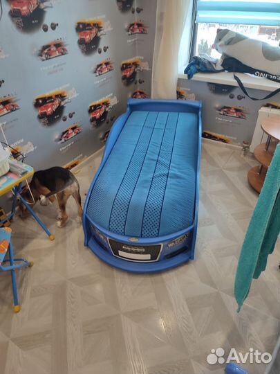 Детская кроватка машина