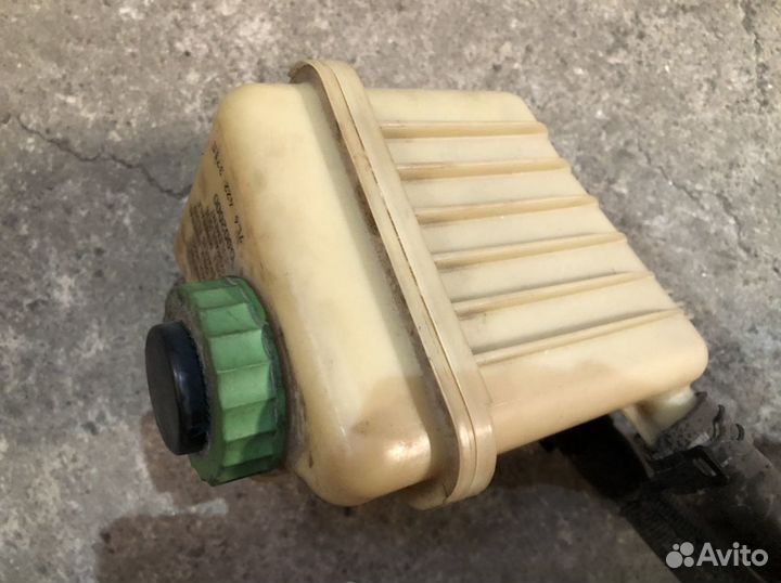 Бачок гура Volkswagen Touareg 2002-2010