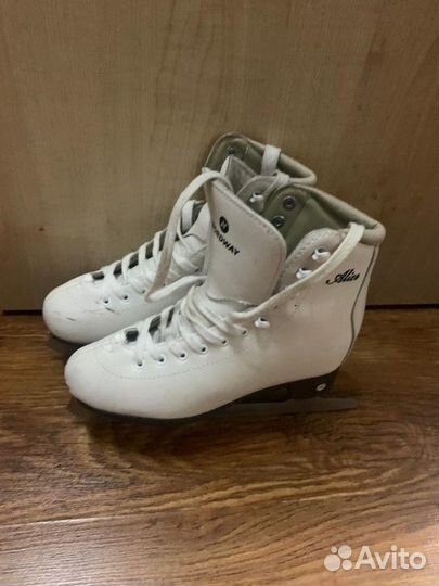 Коньки фигурные