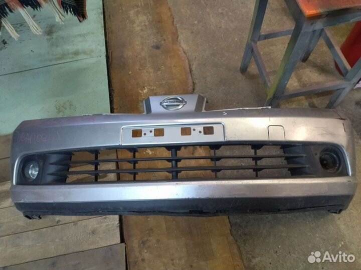 Передний бампер на Ниссан тиида