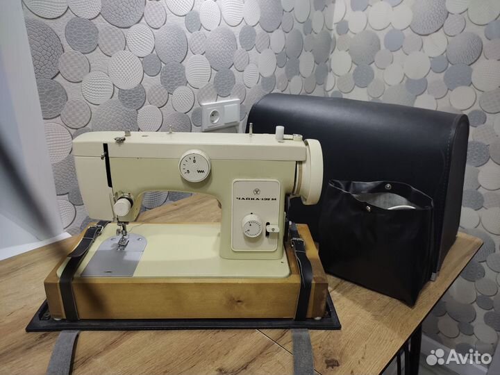 Швейная машинка чайка 132м