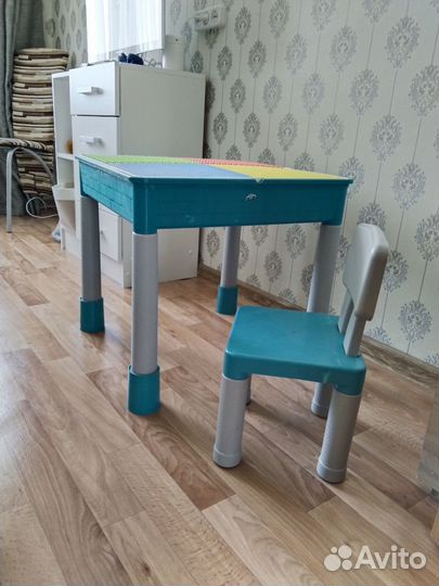 Детский столик и стульчик