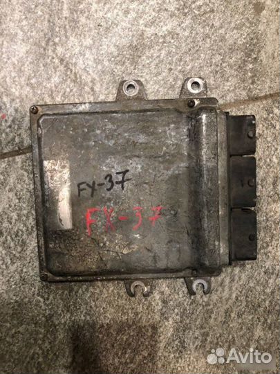 Блок управления двигателем Infiniti Fx37