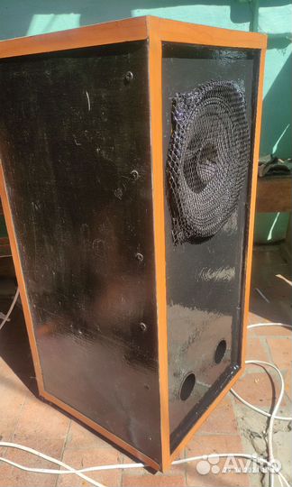 Акустические колонки большие