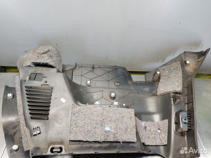 Обшивка багажника задняя левая Nissan Qashqai+2