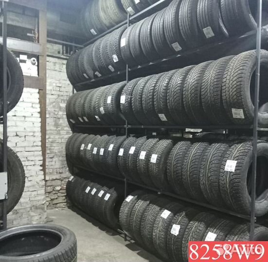 Nokian Tyres Hakkapeliitta 8 215/55 R17 96P