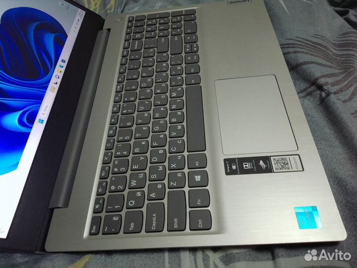 Как новый (1год) i3 11th/8gb/256gb