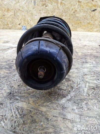 Стойка подвески передняя правая Chevrolet Lacetti