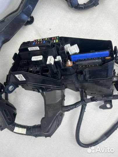 Проводка подкапотная (блока предохранителей)