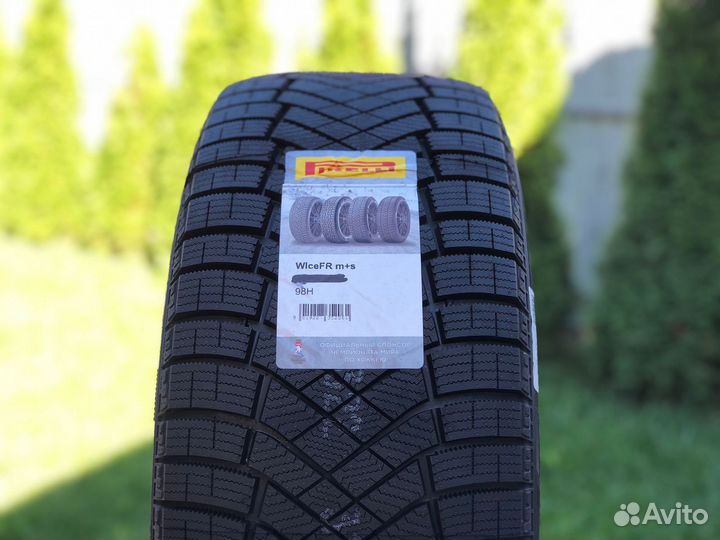 Pirelli Ice Zero FR 245/50 R20 105H