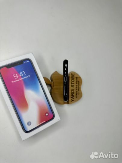 iPhone X, 64 ГБ