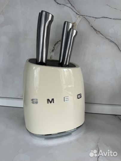 Набор ножей Smeg