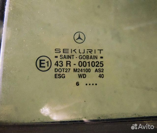 Форточка задней левой двери MB W210