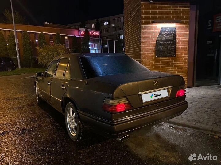 Mercedes-Benz W124 2.2 AT, 1992, 300 000 км