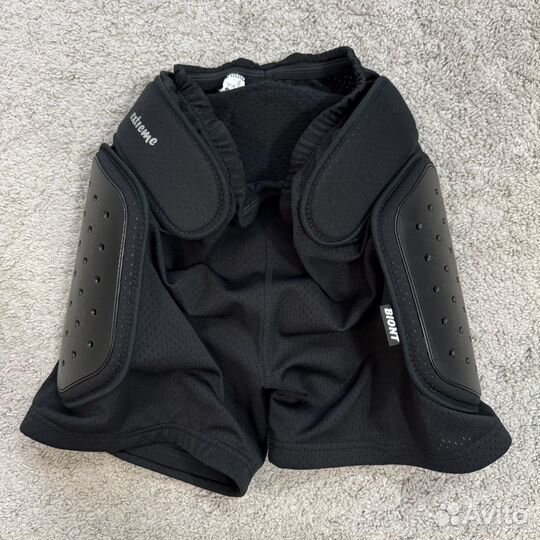 Защитные шорты Biont L