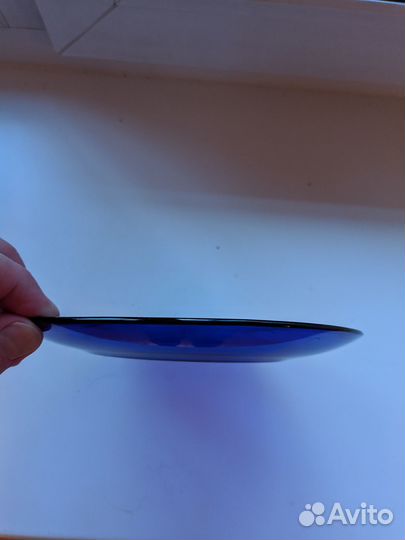 Тарелки мелкие синее стекло бу