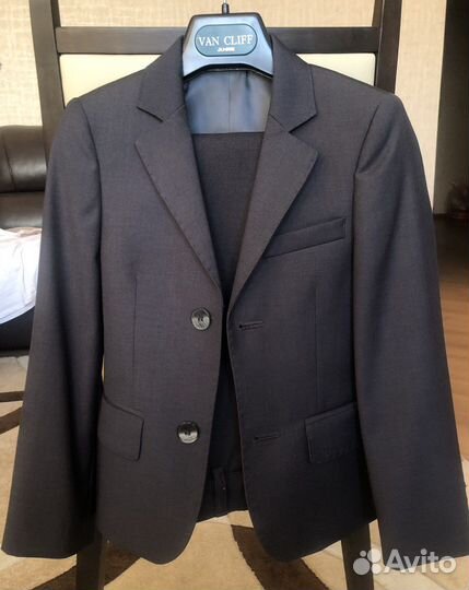 Продам брючный костюм для мальчика Van Cliff