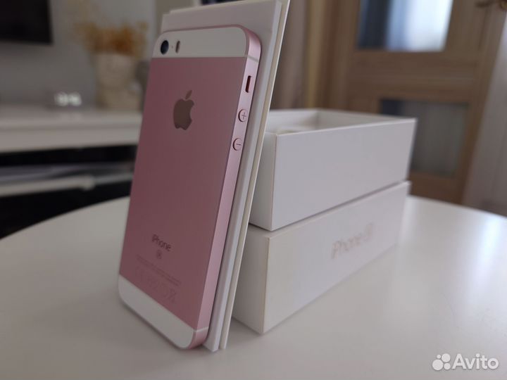 iPhone SE, 32 ГБ