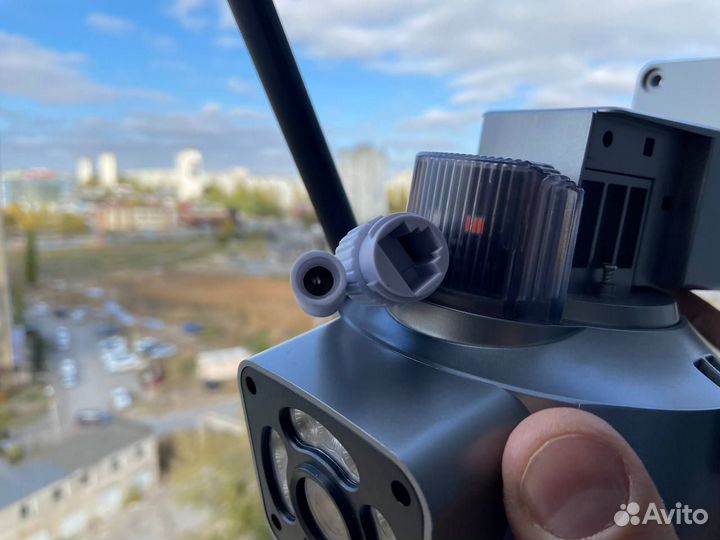 Уличная Wi-Fi видеокамера два объектива с мигалкой