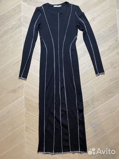 Платье в рубчик миди