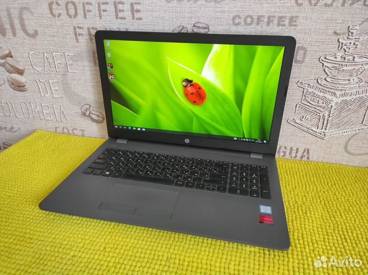 FullHD IPS HP Core i3-6006u + AMD 520 + SSD + 8Gb