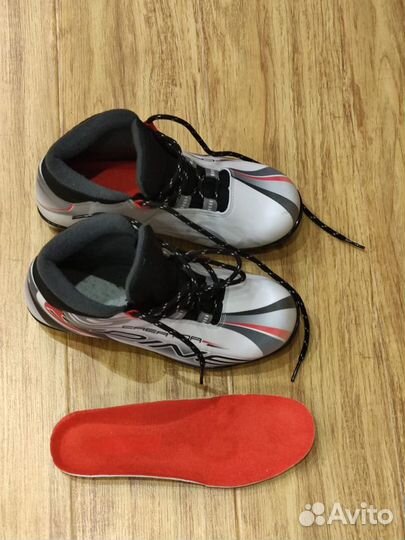 Ботинки лыжные детские практ. новые, р-р 36