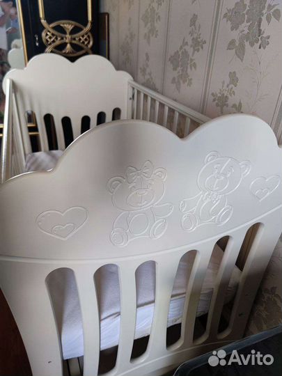 Детская кровать из бука с маятником + матрас