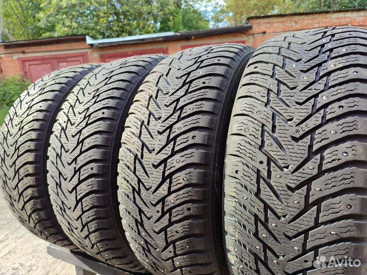 Nokian Tyres Hakkapeliitta 8 SUV 235/60 R18