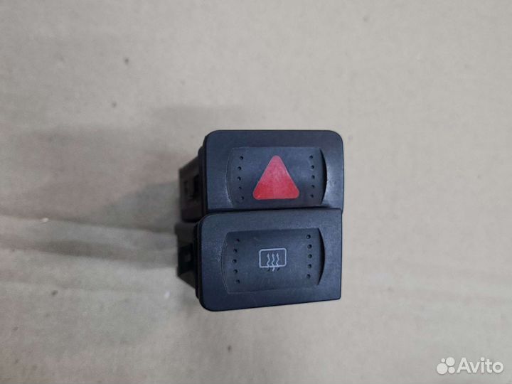 Кнопка аварийной сигнализации Volkswagen Bora A4