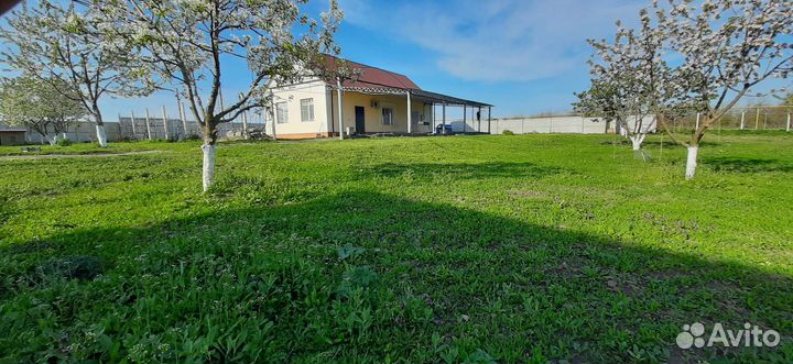 Лпх - Усадьба на зем участке 7.7 га