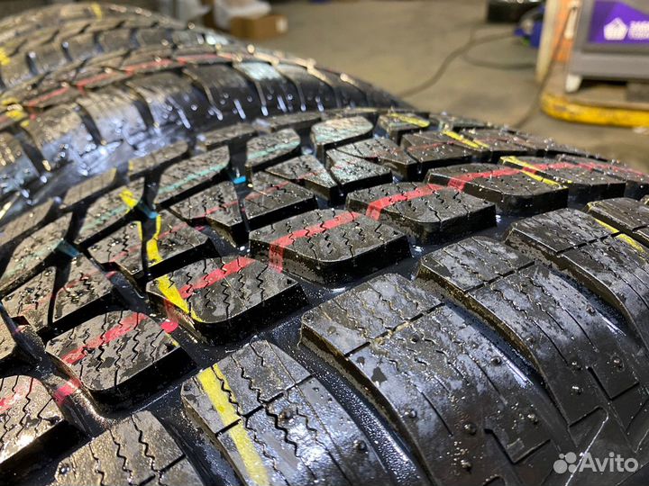 Bridgestone Blizzak LM-25 4x4 255/55 R18 109V