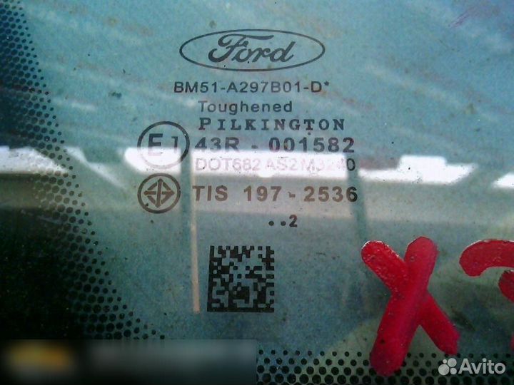 Стекло кузовное глухое левое Ford Focus III 2011