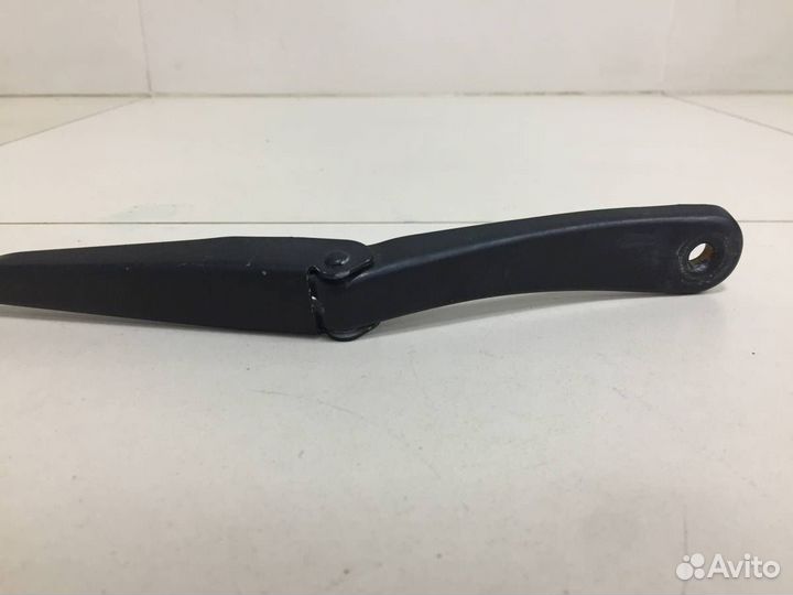 Поводок стеклоочистителя передний правый Renault S