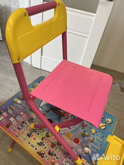 Стол и стульчик для ребенка