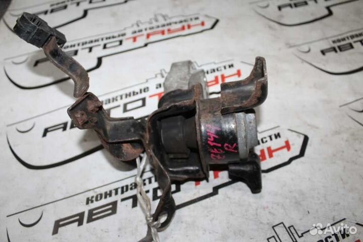 Подушка Двигатель toyota corolla axio corolla fielder NZE144 NZE144G 1NZ-FE 4WD правая 1230521310