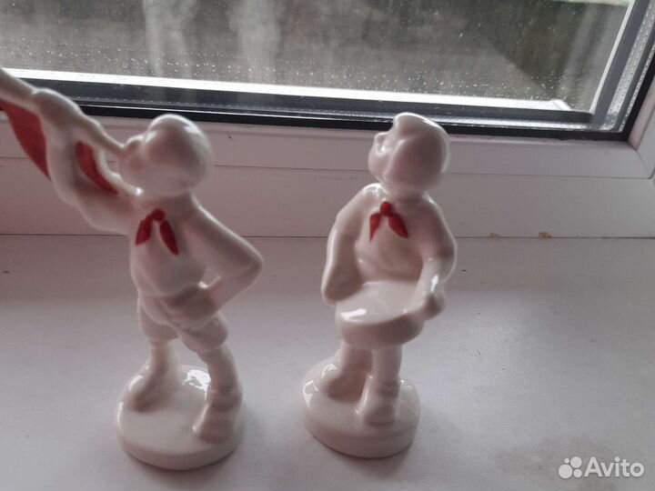 Статуэтки фарфор,пионеры
